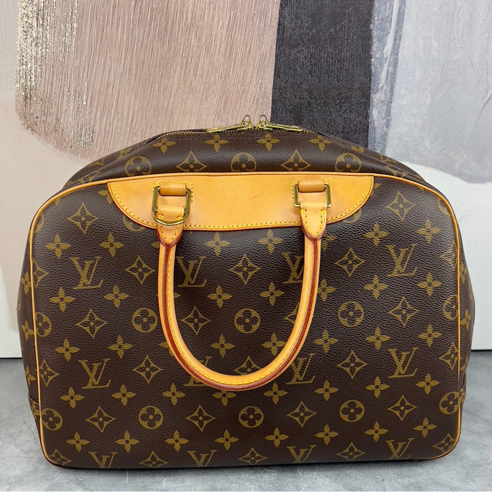 🌵Authentic Louis Vuitton Deauville Monogram🌵 - Picture 5 of 17